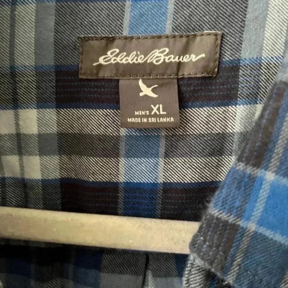 Eddie Bauer Button Down Shirt Size XL - Picture 3 of 4